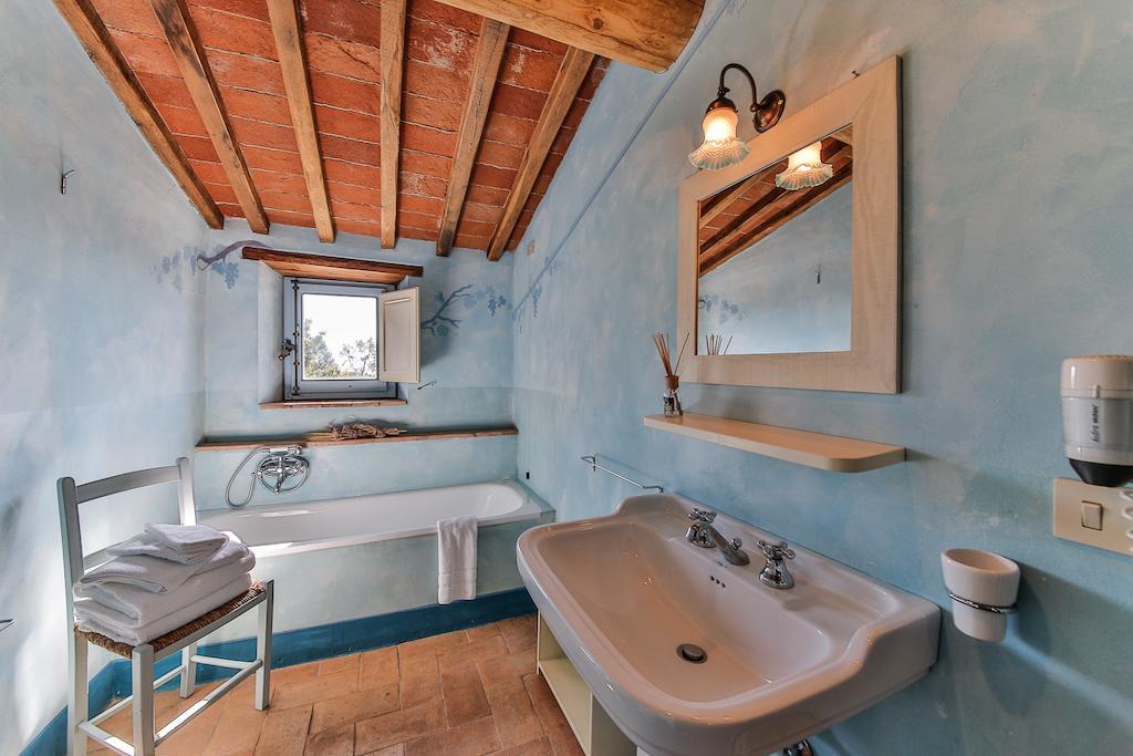 Odina Agriturismo Лоро Чиуфена Стая снимка