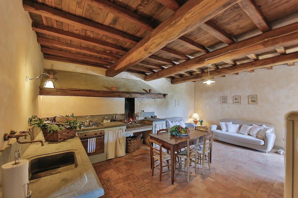 Odina Agriturismo Лоро Чиуфена Стая снимка